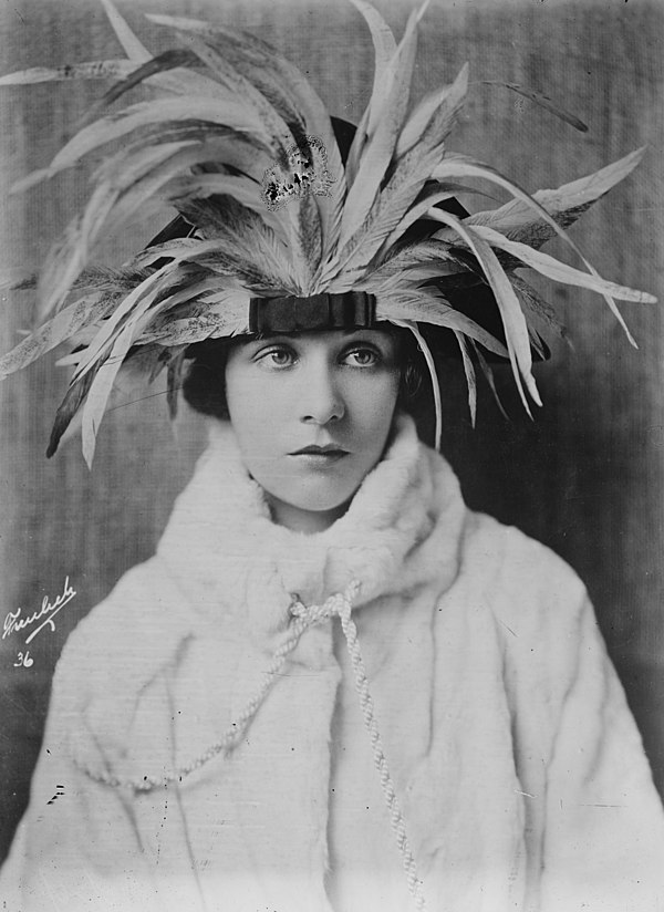 Valli, c. 1920