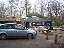 Pusat pengunjung di Trosley Country Park - geograph.org.inggris - 1177095.jpg