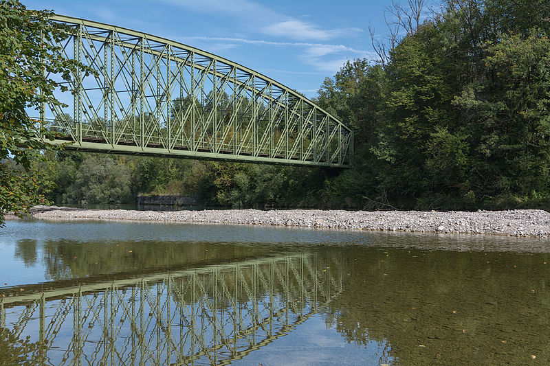 File:Waldneukirchen Steyrtalbahn Brücke Widerlager Pieslwang 2015.jpg