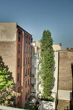 Wendeltreppe in einem Berliner Hinterhof