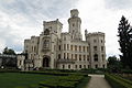 Čeština: Širší detail Zámku Hluboká v Hluboké nad Vltavou, okr. České Budějovice. English: Wider detail of Hluboká Castle in Hluboká nad Vltavou, České Budějovice District.