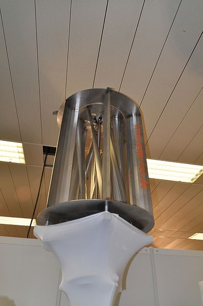 File:Windkraftwerk klein 2011-by-RaBoe-03.jpg