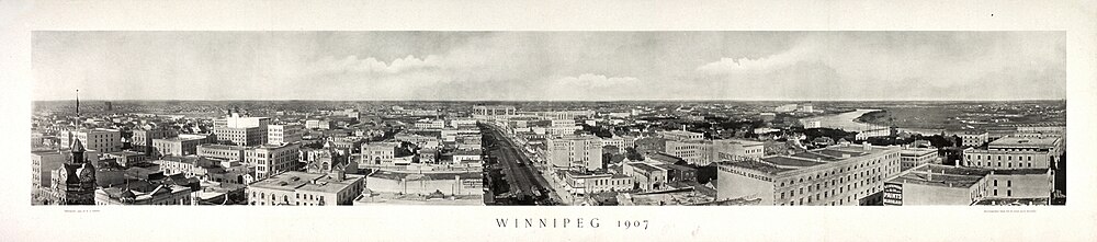 תצלום פנורמי של העיר ויניפג בשנת 1907 (לצפייה הזיזו עם העכבר את סרגל הגלילה בתחתית התמונה)