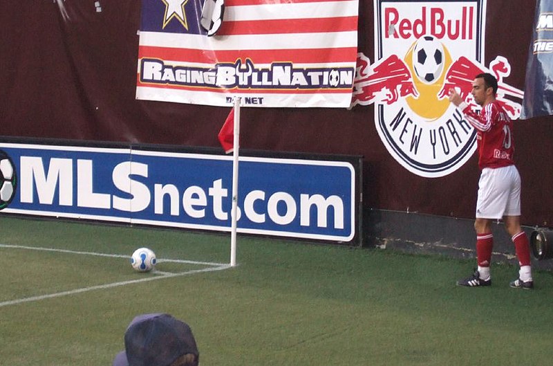 File:Youri Djorkaeff takes a corner (cropped).jpg