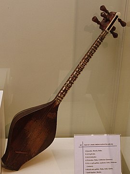 Чогур в музее истории Азербайджана