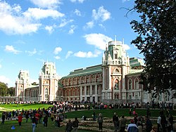Големият дворец при официалното му откриване след реставрация през септември 2007 г.