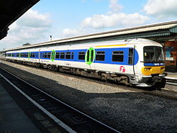 First Great Western Link 165117 at Reading station.