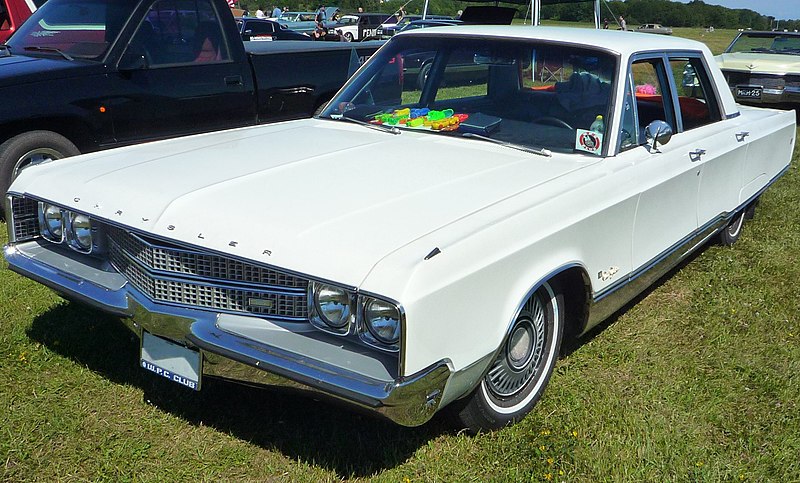 File:1968 Chrysler New Yorker Sedan.jpg