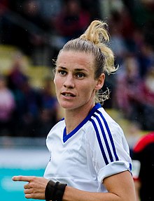 2015-09-13 1.FFC Frankfurt vs 1.FFC Turbine Potsdam Simone Laudehr 002.jpg