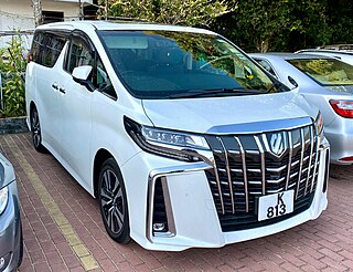 <span class="mw-page-title-main">Toyota Alphard</span> Minivan