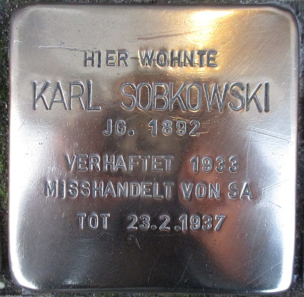 File:2020-11-07 Stolperstein Karl Sobkowski.jpg