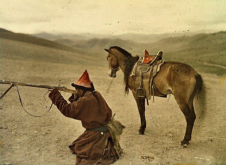 Tập_tin:A_hunter_in_Khuree.jpg