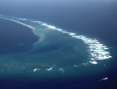 Tập_tin:Aerial_view_of_the_Southeast_Part_of_Kingman_Reef.png