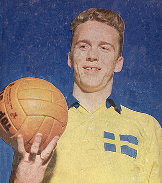 <span class="mw-page-title-main">Agne Simonsson</span> Swedish footballer (1935–2020)