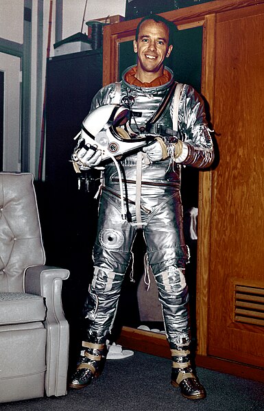 File:Alan Shepard in Mercury flight suit.jpg