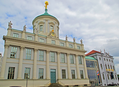 So kommt man zu dem Potsdam Museum mit den Öffentlichen - Mehr zum Ort Hier