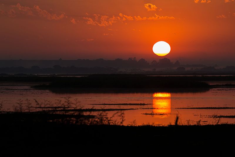 File:Amanhecer no Tanquã.jpg