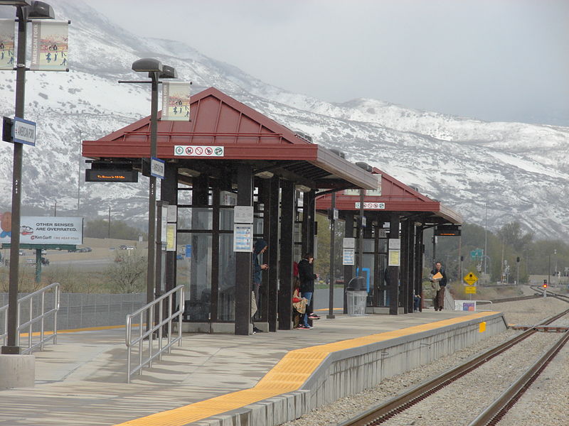 File:American Fork Station passenger platform west end.JPG