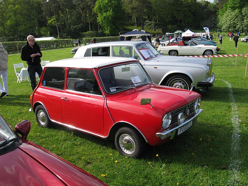 File:Austin Mini (4639940873).jpg