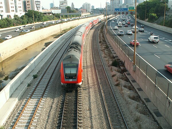 A train on the Ayalon Railway line in 2006