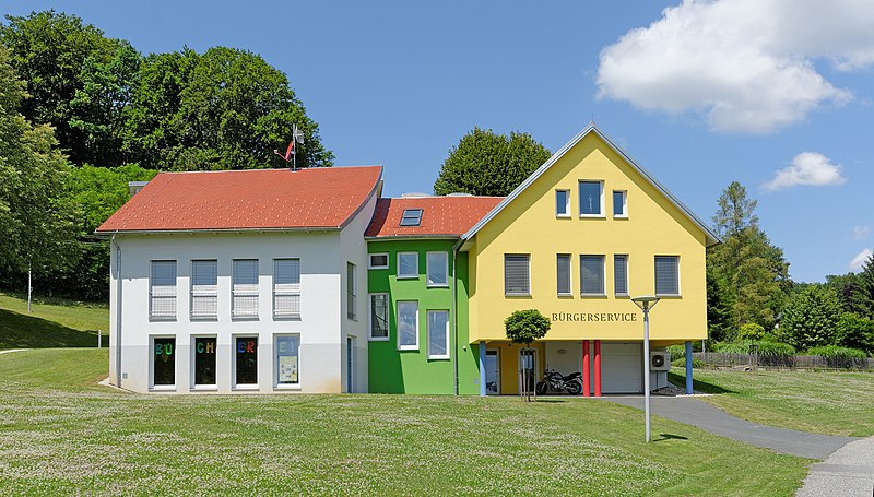 File:Bürgerservicezentrum in A-7522 Heiligenbrunn.jpg