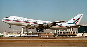B-198, l'avion impliqué dans l'accident, à l'Aéroport international de Los Angeles en 1990, 1 an avant l'accident.