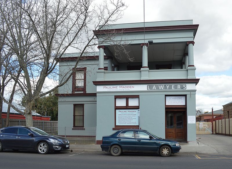 File:Bacchus Marsh National Bank Building 002.JPG