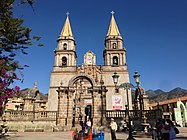 Basílica de Nuestra Señora del Rosario de Talpa Jal 08.JPG