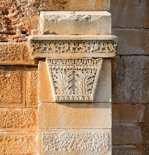 File:Basilica B detail - Philippi.jpg