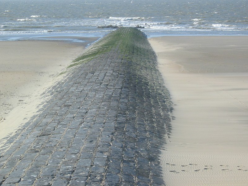 File:Beach-structure-Oostende-20040908-018.jpg