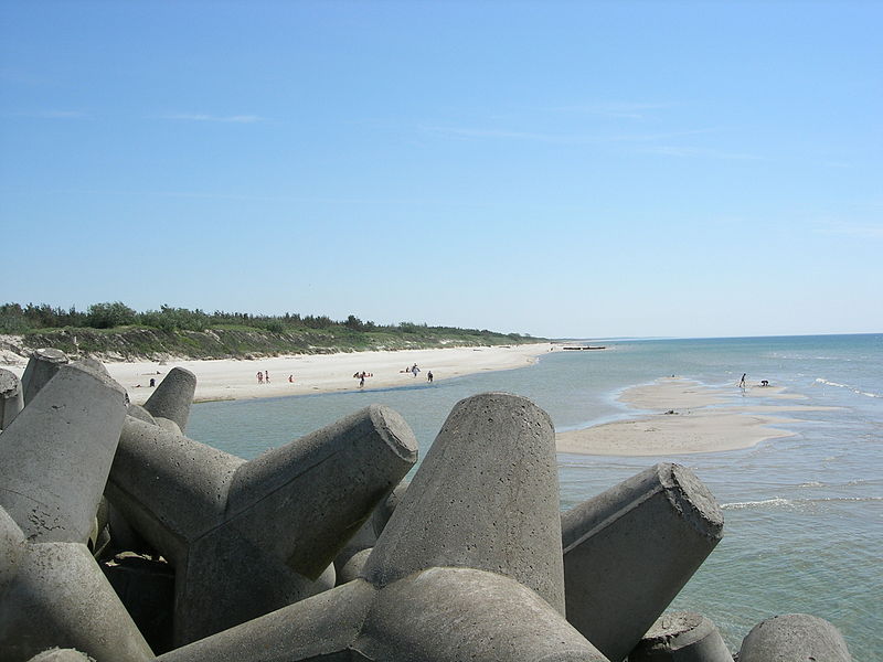 File:Beach of smiltyne.JPG