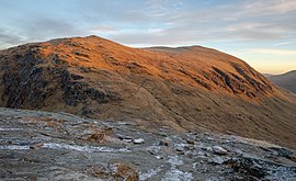 Beinn an Dothaidh در هنگام طلوع آفتاب ، Scotland.jpg