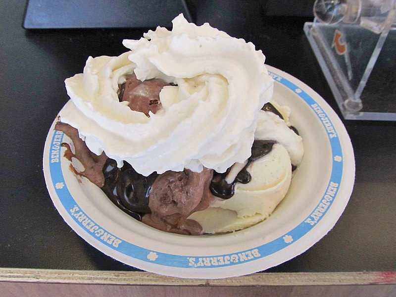 File:Ben and Jerry's Hot Fudge Sundae (19384608984).jpg