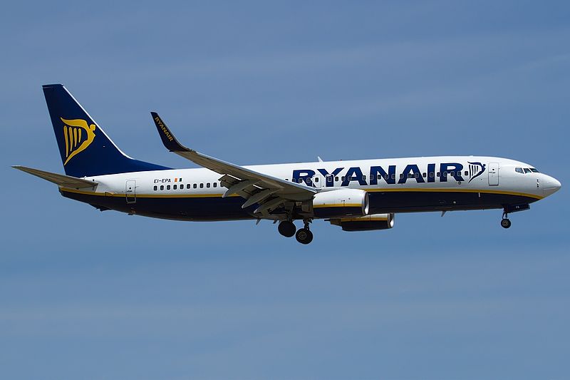 File:Boeing 737-8AS, Ryanair JP7640652.jpg