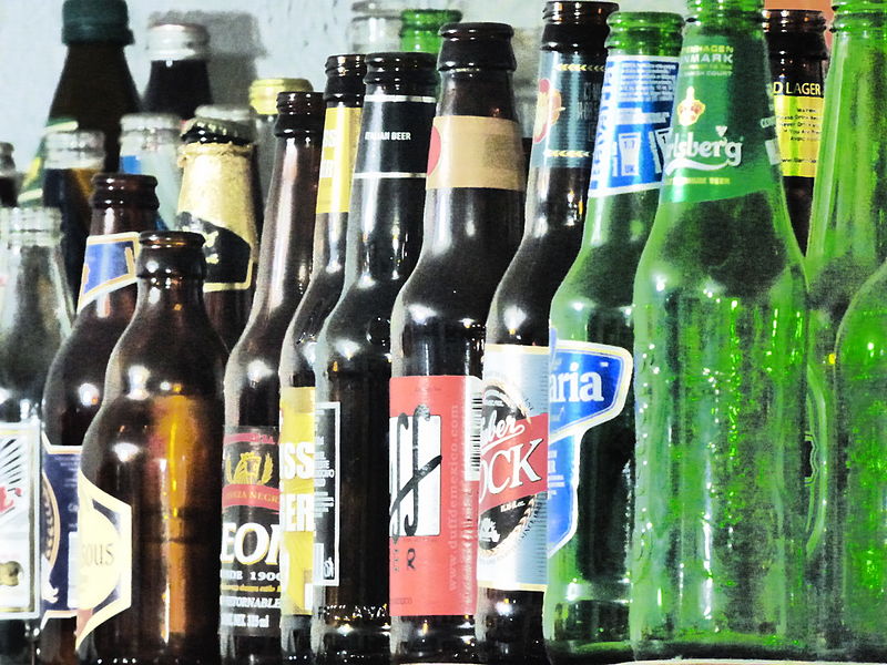 File:Bottelas de cerveza.JPG