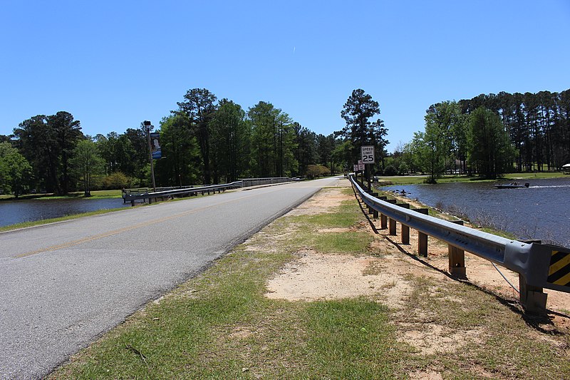 File:Bridge across Lake Blackshear, Georgia Veterans State Park.JPG