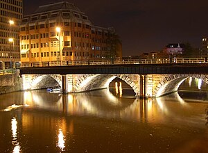 Bristol bridge.jpg