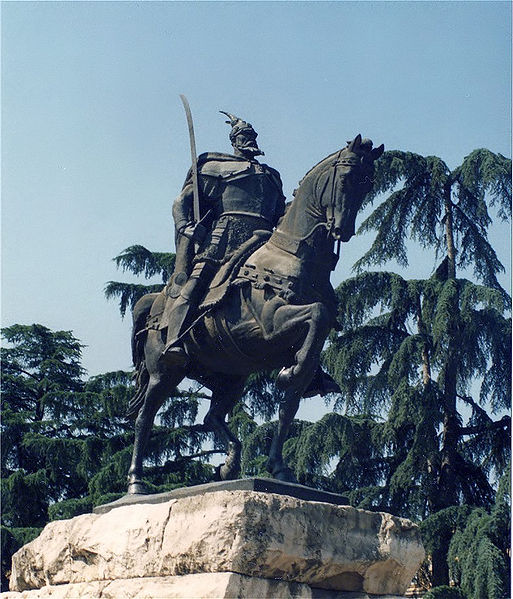 File:Brosen tirana skanderbeg.jpg