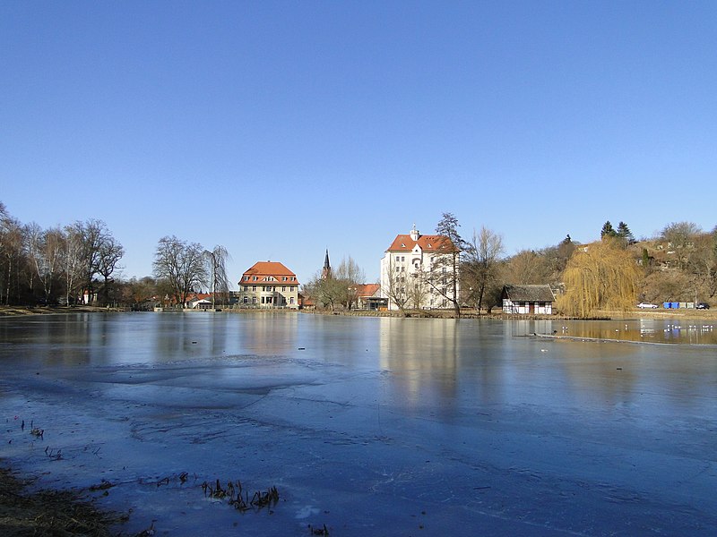 File:Burg Stargard Mühlenteich 2011-03-07 095.JPG