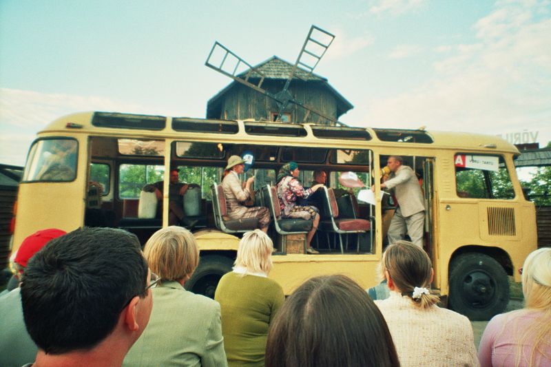 File:Buss Hansahuuv 2006.jpg