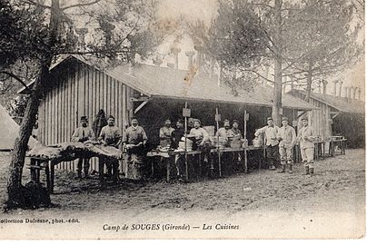 Acampamento militar de Souge (Gironde) 005.jpg