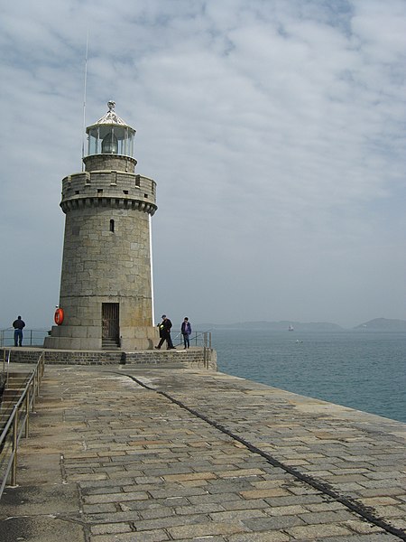 Image: Castle Pier Lighthouse, St. Peter Port.   panoramio