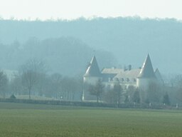 Castle of Chailly-sur-Armançon from the A6 highway.jpg