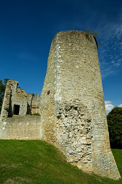 File:Château de Levroux face Nord.jpg