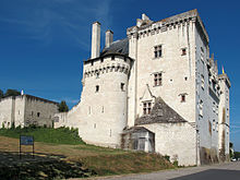 Photographie présentant le pavillon Est du Château de Montsoreau, symbole de la limite entre l'Anjou et la Touraine.