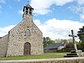 La chapelle de Lothéa et son calvaire.