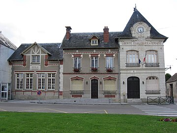 Датотека:Chevrainvilliers_Mairie-école.jpg