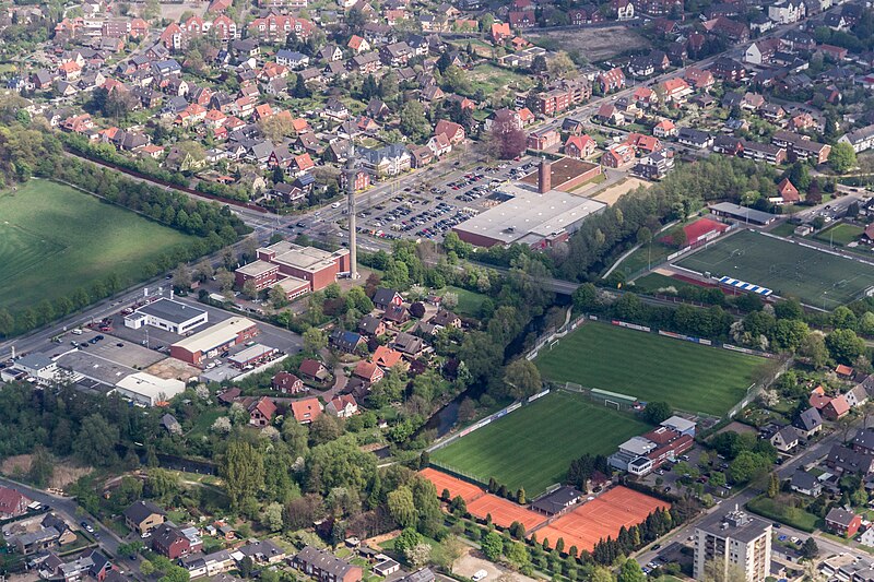 File:Coesfeld, Gewerbegebiet "Am Berkelbogen" und DJK-Sportgelände -- 2014 -- 7648.jpg