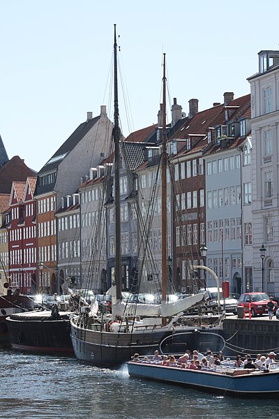 File:Copenhagen, Nyhavn - panoramio - Carlo Pelagalli (1).jpg