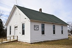 Sudut Melihat Awan Putih Gereja Presbyterian Dan Pemakaman Fulton, Missouri.jpg